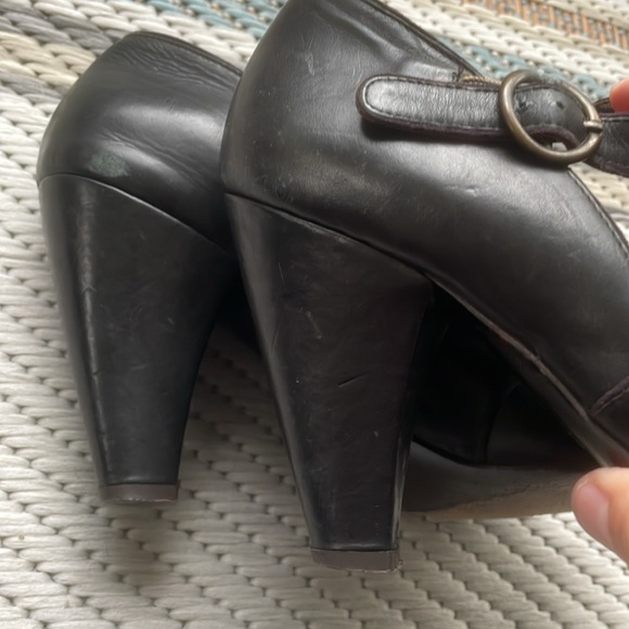 Anthropologie Coclico black leather retro wrap heels size 38.5 womens or sz 8 - Picture 7 of 10
